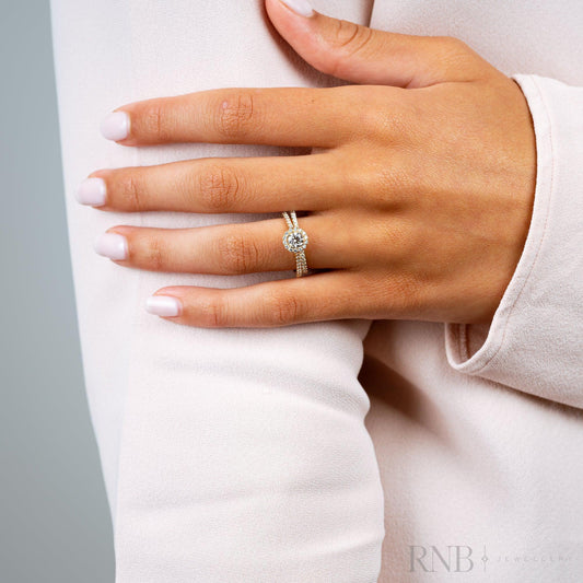 Round Halo Diamond Engagement Ring