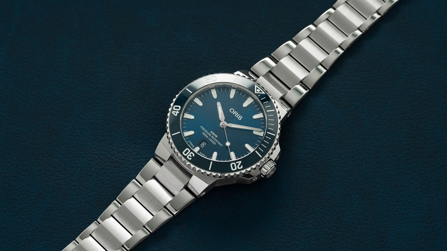 ORIS Aquis Date 01 733 7787 4135-07 8 22 04PEB