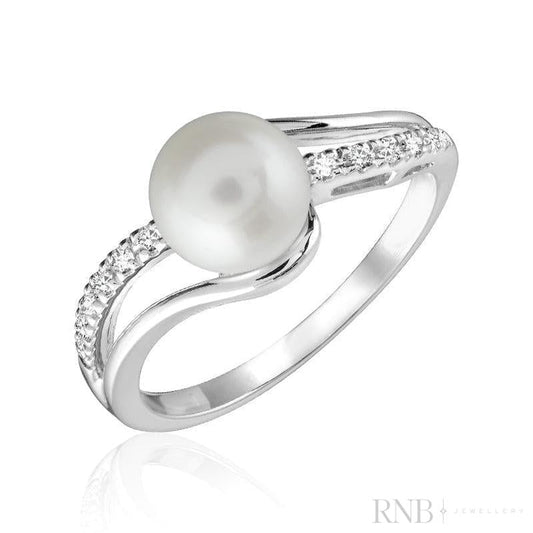 Cultured Pearl & Diamond Ring