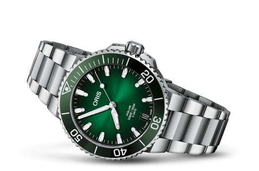 Oris Aquis Date Calibre 400 41.5 mm, green dial