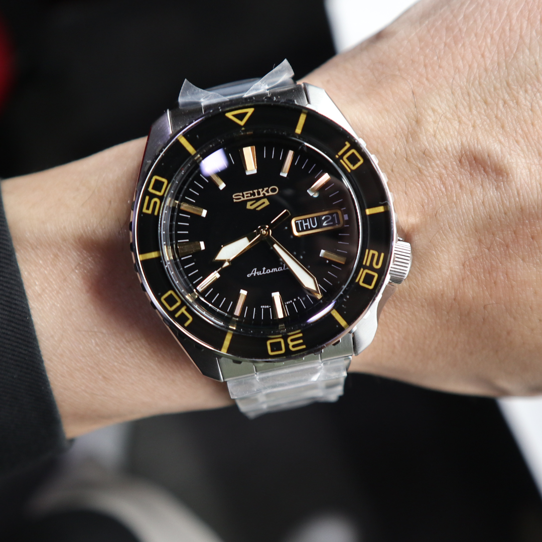 Seiko 5 sports black gold deals