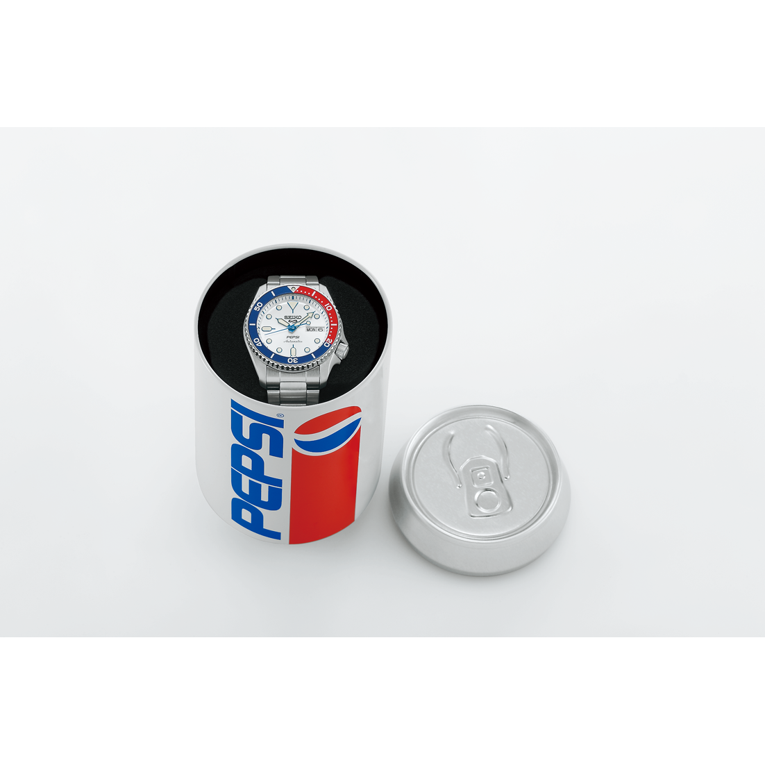 Seiko 5 Sports x Pepsi® Limited Edition Limited edition of 7,000 pieces SRPL99