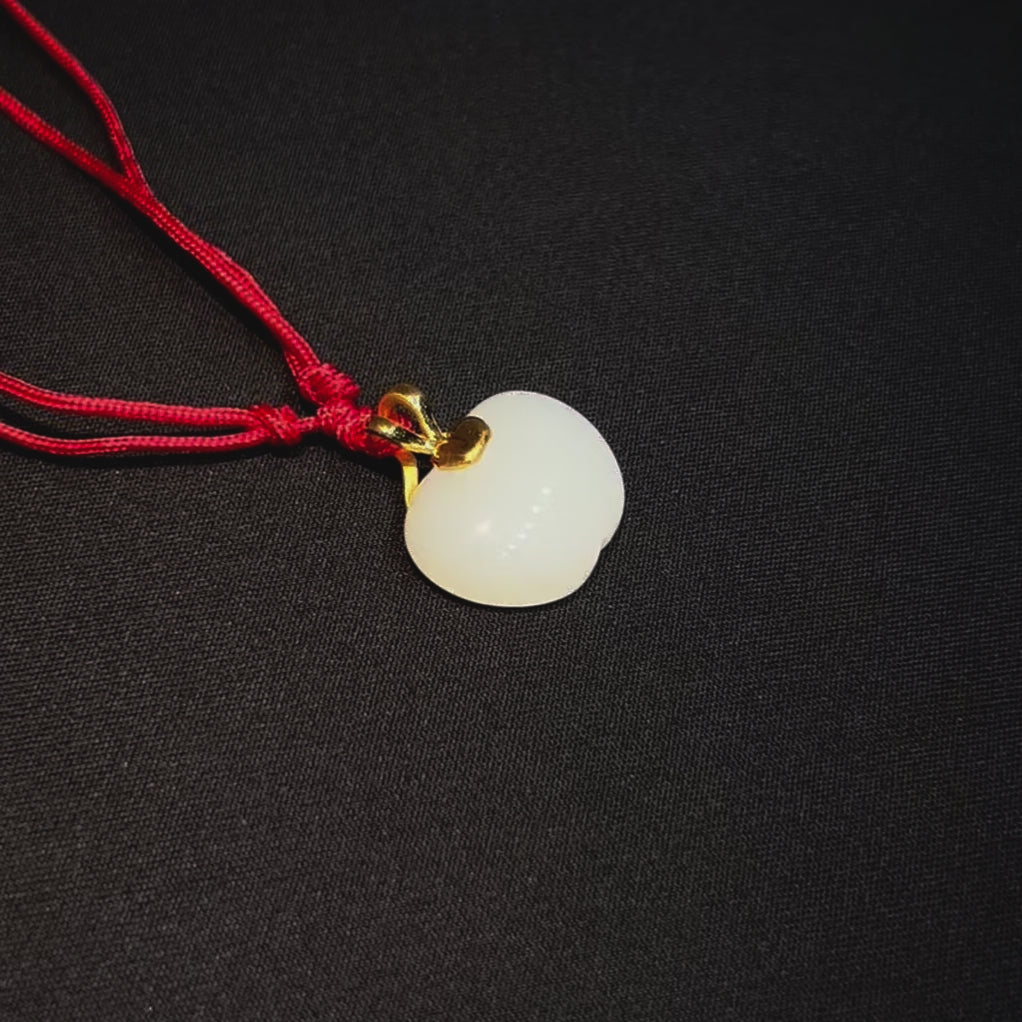 24K Hetian Jade Necklace (Apple) 24K Hetian Jade Necklace (Apple)