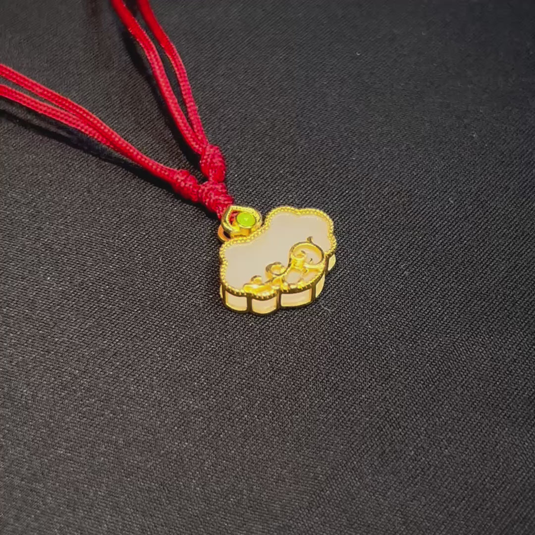 24K Hetian Jade Necklace (auspicious cloud) 24K Hetian Jade Necklace (auspicious cloud)