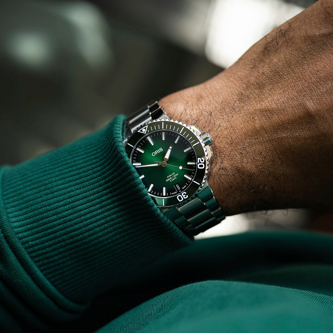 Oris Aquis Date Calibre 400 41.5 mm green dial
