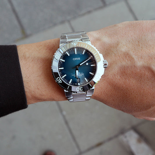 Oris Aquis Date 39.50 mm 01 733 7732 4155-07 8 21 05PEB