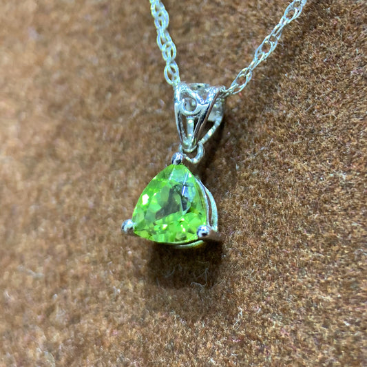 Trillion Cut Peridot Gemstone Necklace in 10k White Gold