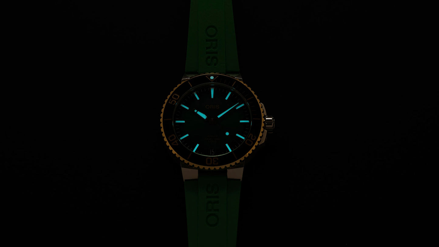 ORIS Aquis Date Calibre 400  01 400 7769 6357-07 4 22 77FC