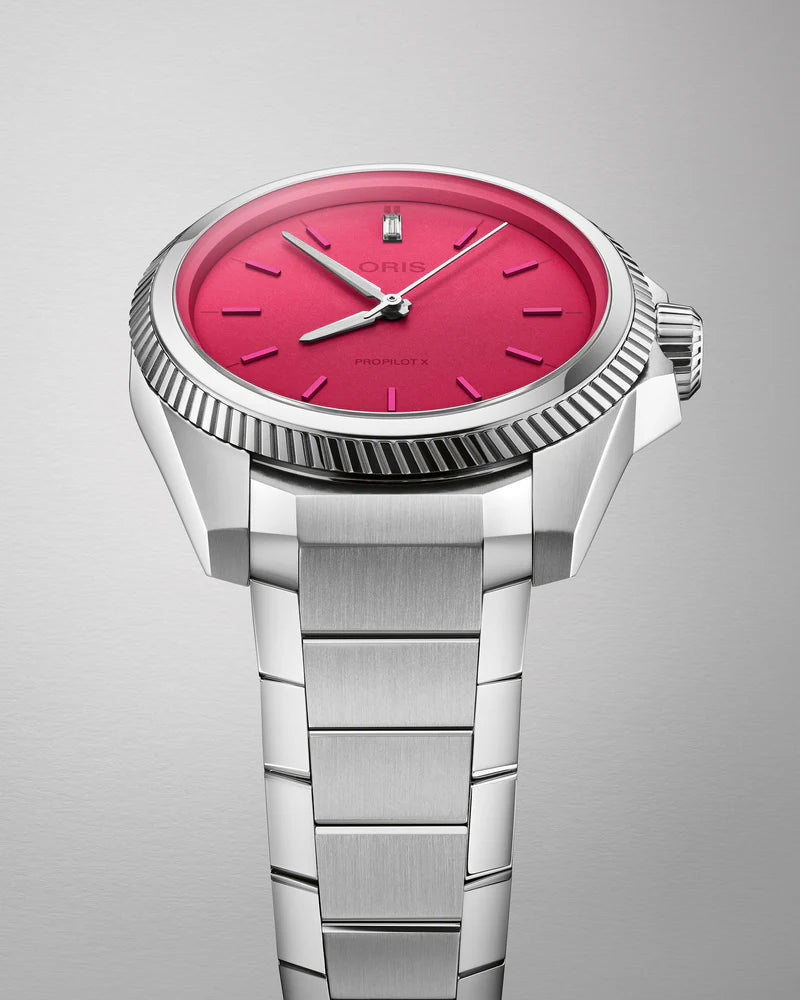 ProPilot X Miss Piggy Edition 01 531 7796 4158-07 8 17 05LC