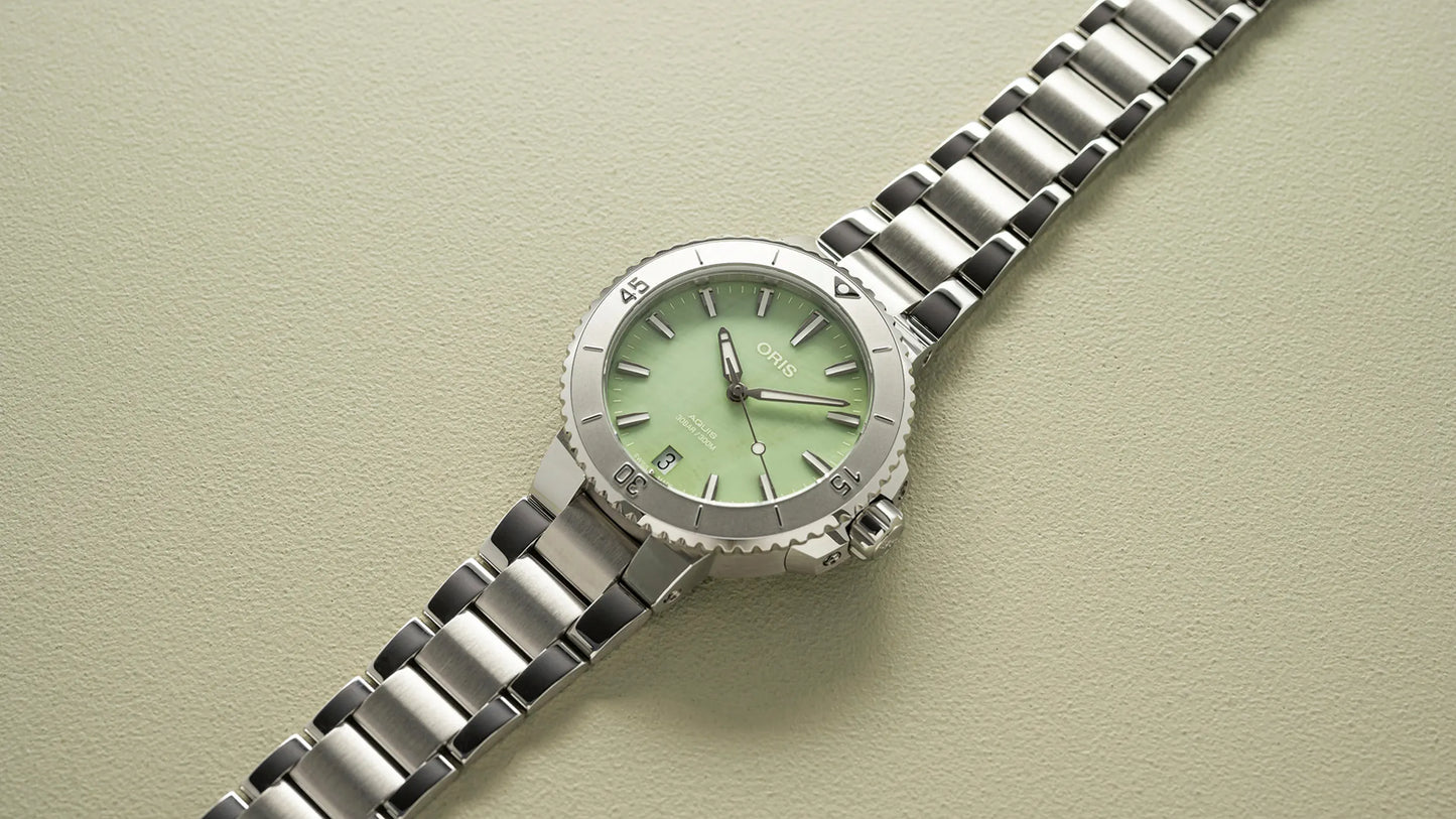 ORIS Aquis Date 01 733 7770 4157-07 8 18 05P
