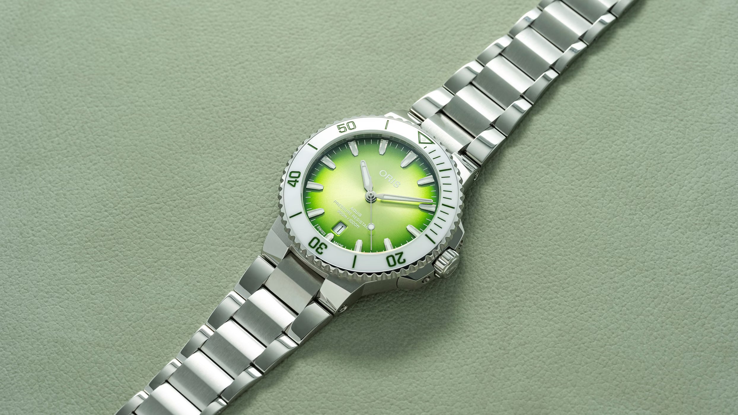 ORIS Aquis Date Taste of Summer  01 733 7787 4137-07 8 22 04PEB