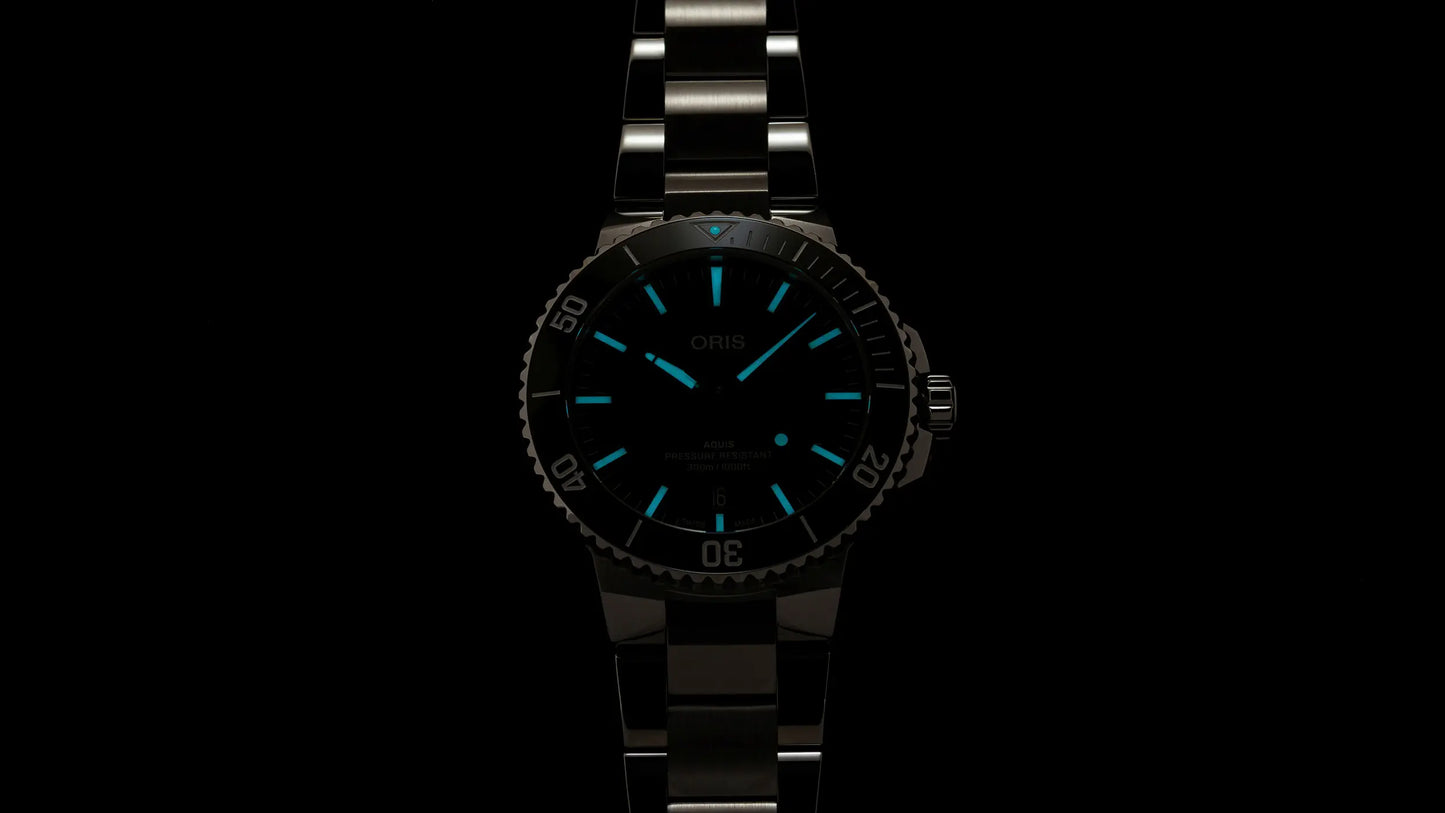ORIS Aquis Date 01 733 7787 4157-07 8 22 04PEB