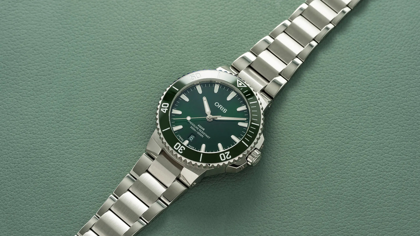 ORIS Aquis Date 01 733 7787 4157-07 8 22 04PEB
