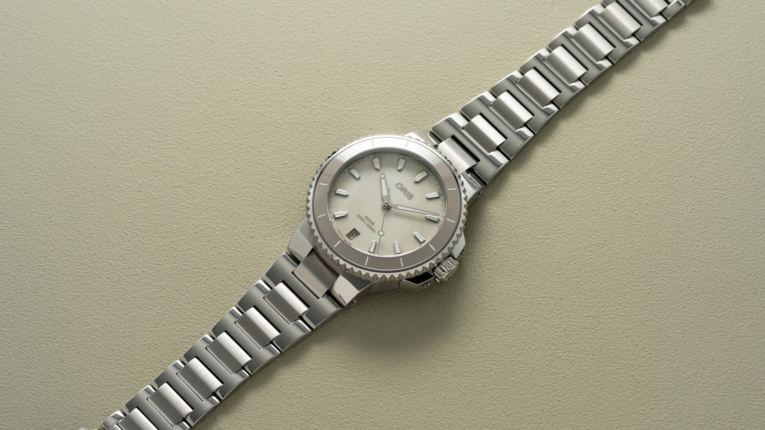 ORIS Aquis Date  01 733 7792 4151-07 8 19 05P
