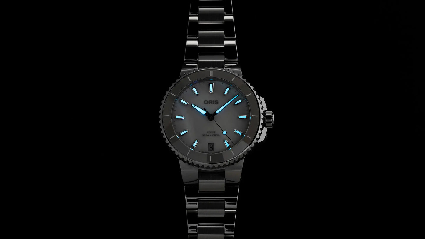 ORIS Aquis Date  01 733 7792 4151-07 8 19 05P