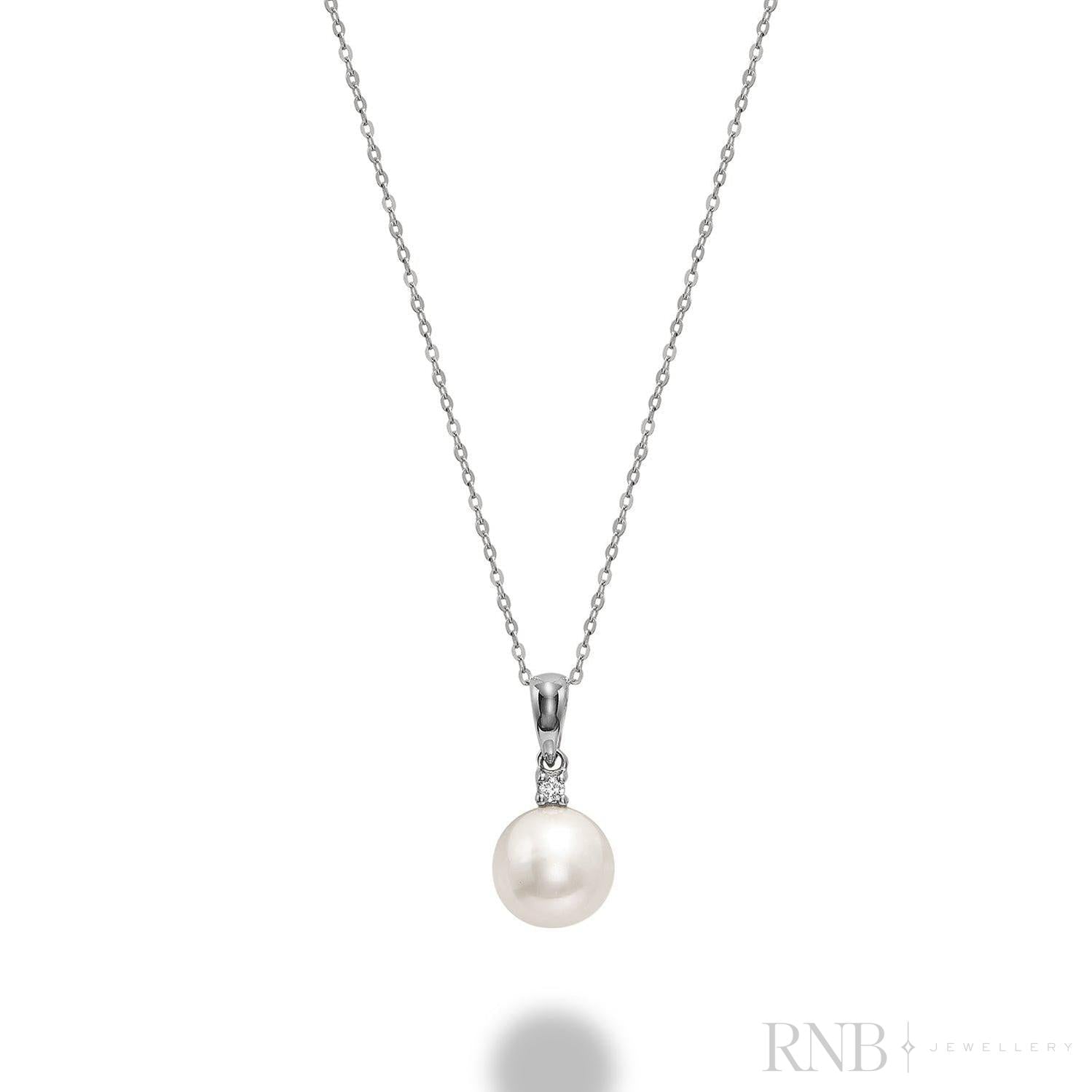 Cultured Pearl & Solitaire Diamond Pendant