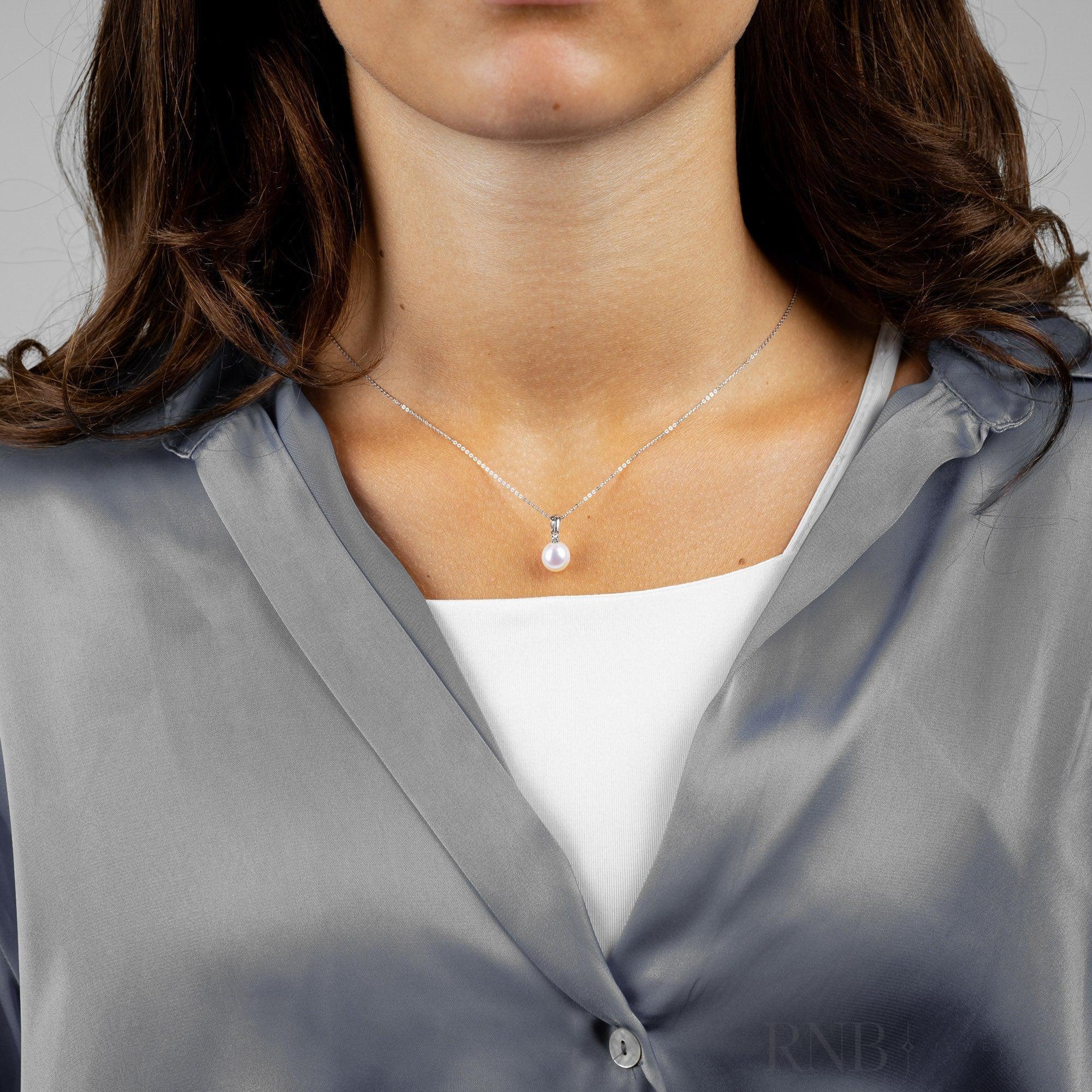 Cultured Pearl & Solitaire Diamond Pendant