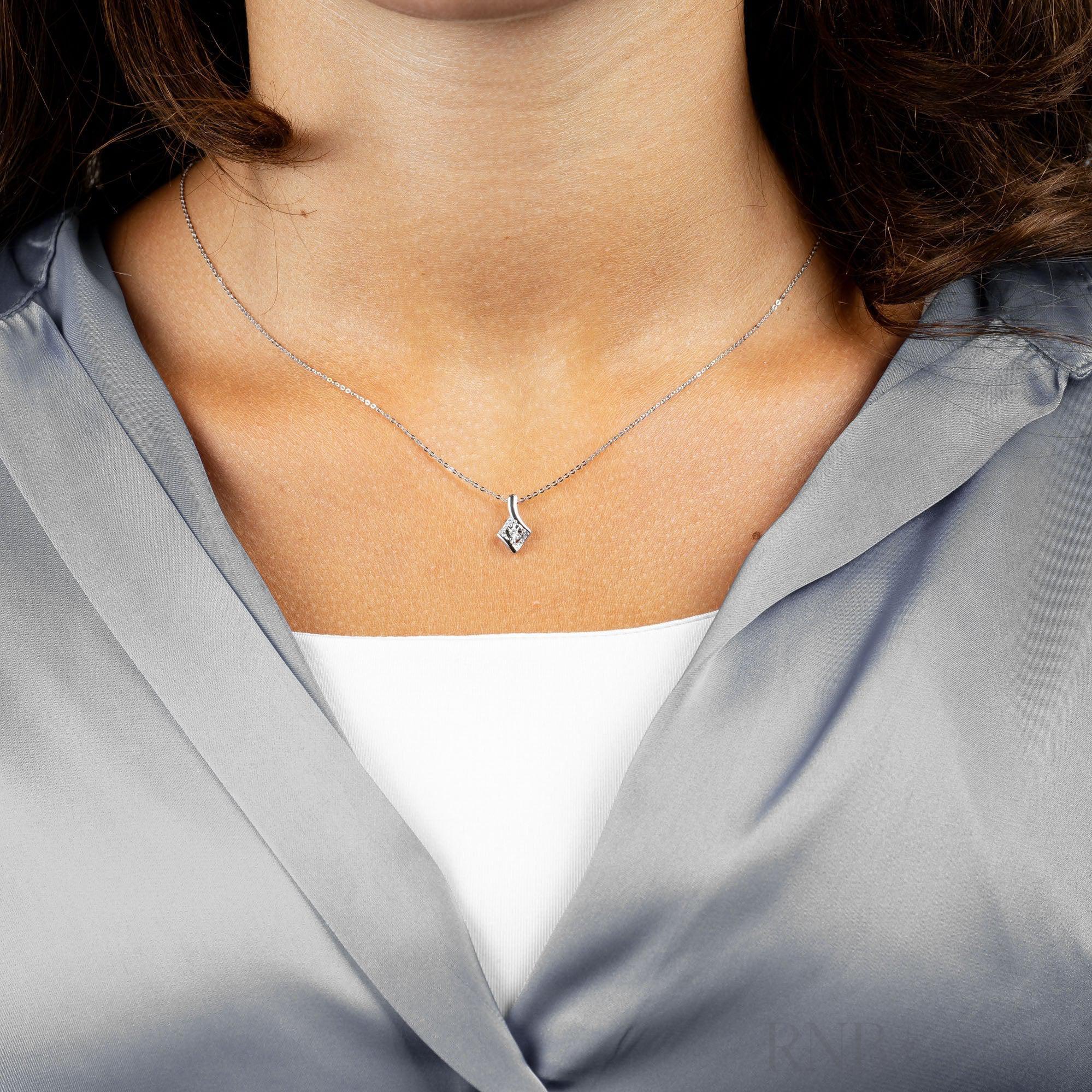 Illusion Setting Diamond Pendant