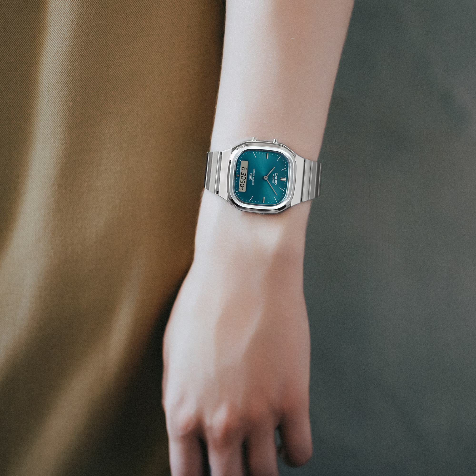 CASIO VINTAGE AQ-240E-3A