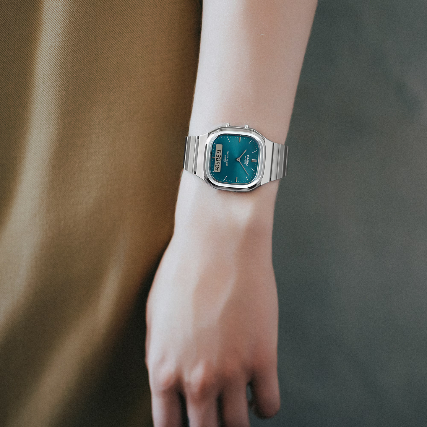 CASIO VINTAGE AQ-240E-3A