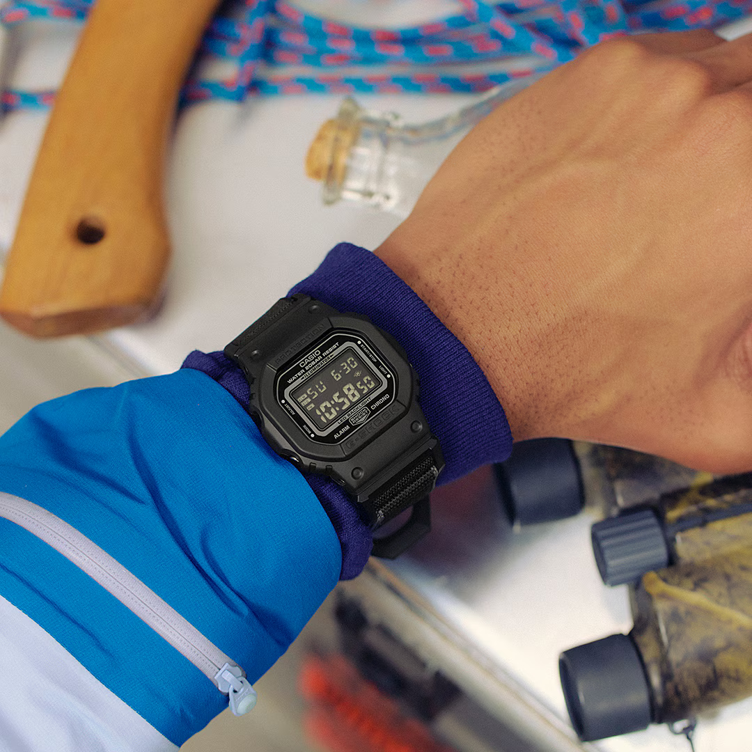 Casio G-Shock DIGITAL 5600 SERIES DW-5600MNC-1