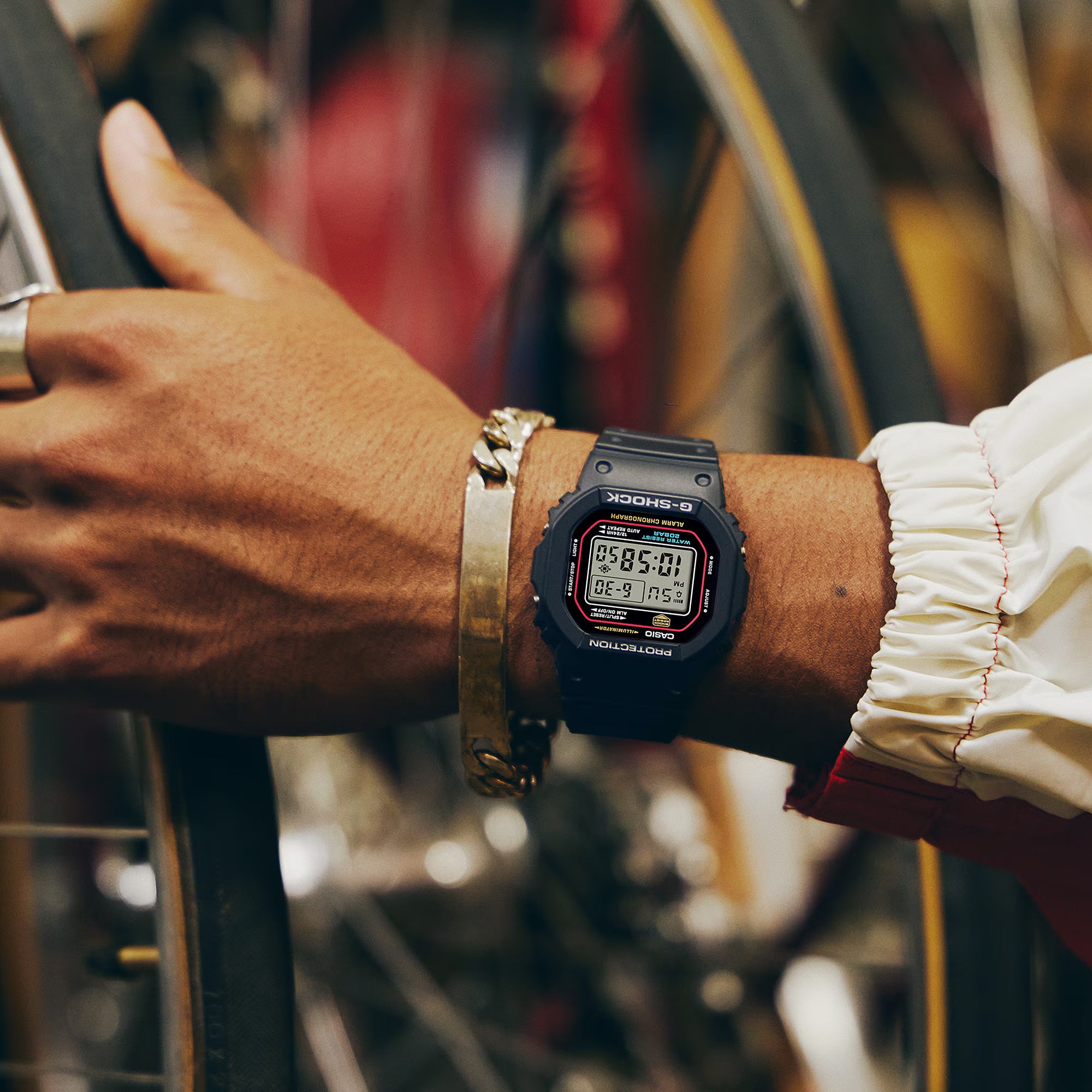 CASIO G-SHOCK DIGITAL 5600 SERIES DW-5600RL-1