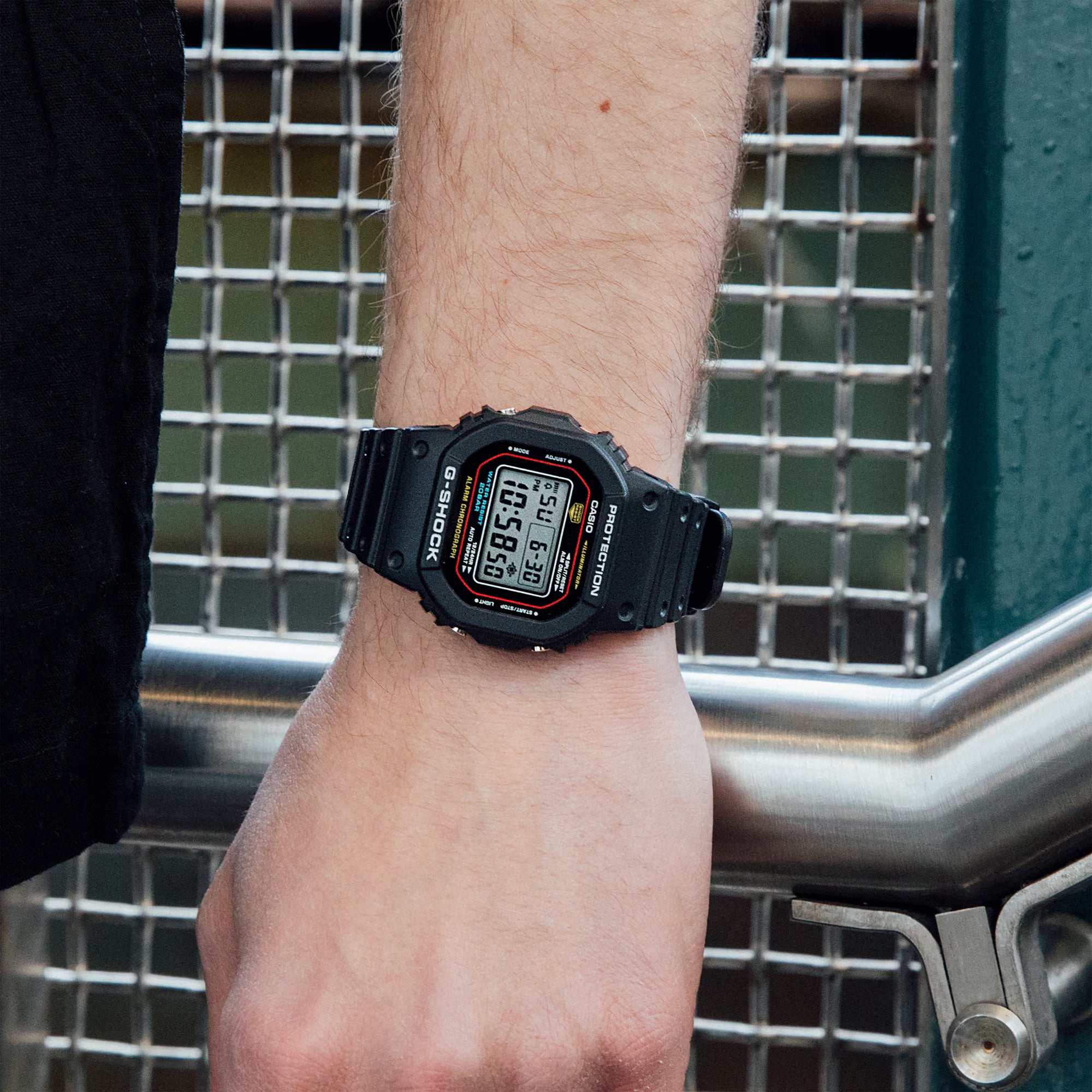 CASIO G-SHOCK DIGITAL 5600 SERIES DW-5600RL-1