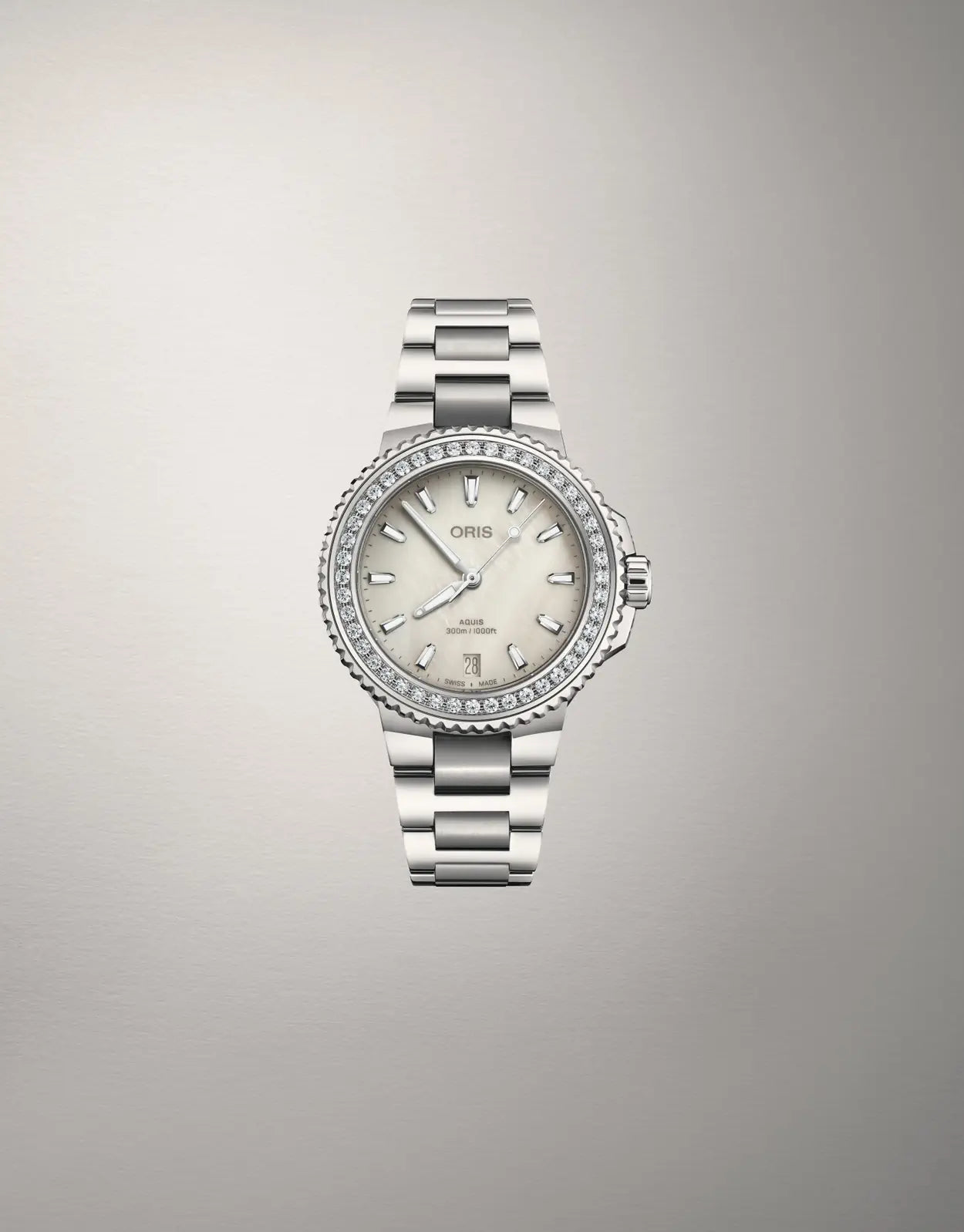 ORIS Aquis Date Diamonds  01 733 7792 4956-07 8 19 05P