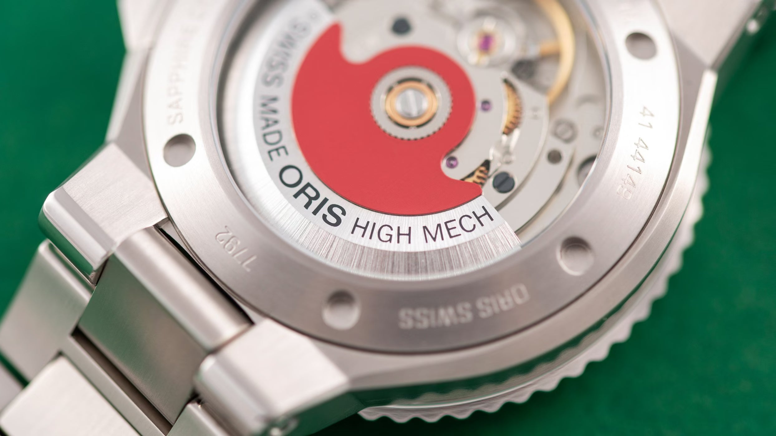 ORIS Aquis Date Diamonds  01 733 7792 4956-07 8 19 05P
