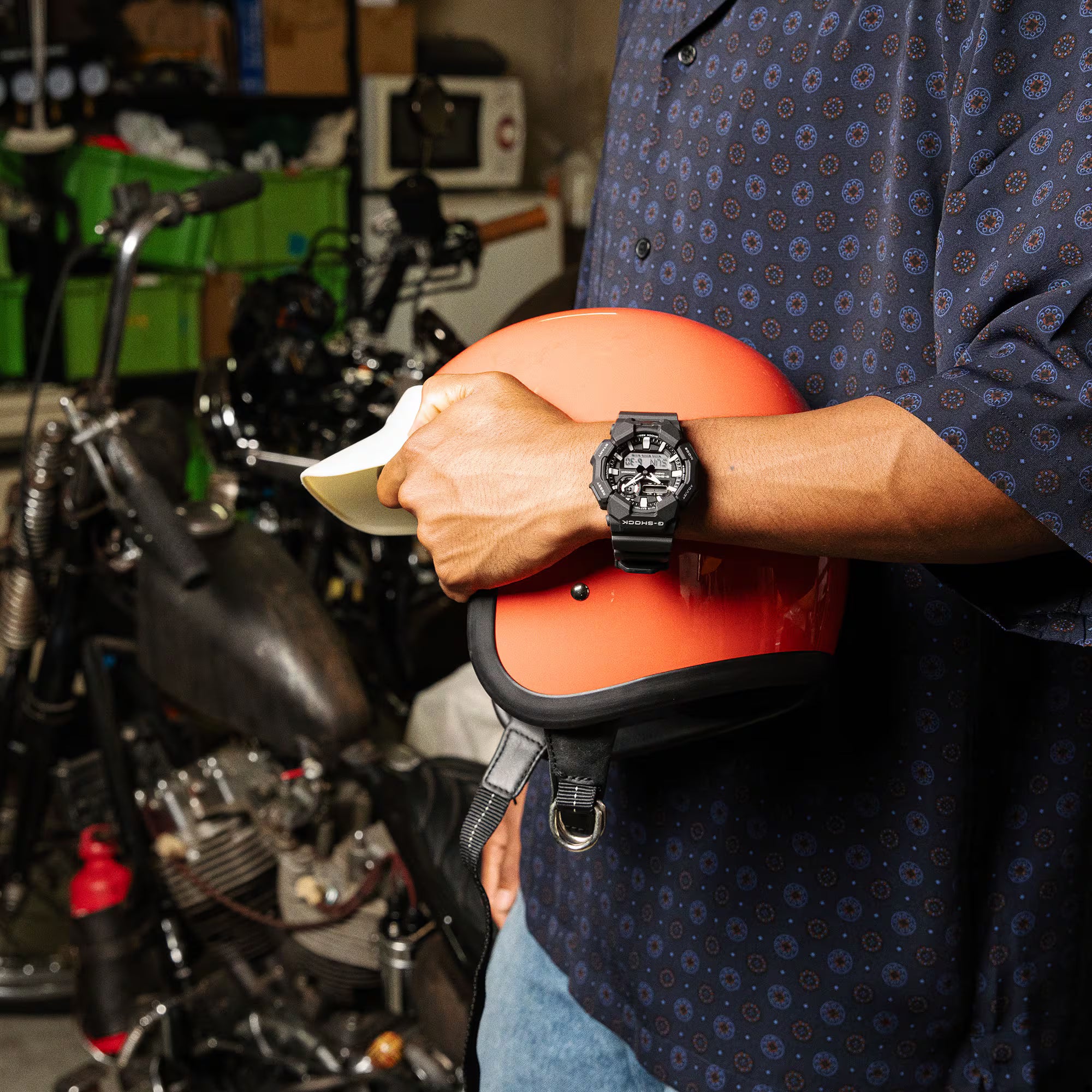 CASIO  G-SHOCK ANALOG-DIGITAL GA-010 SERIES GA-010-1A