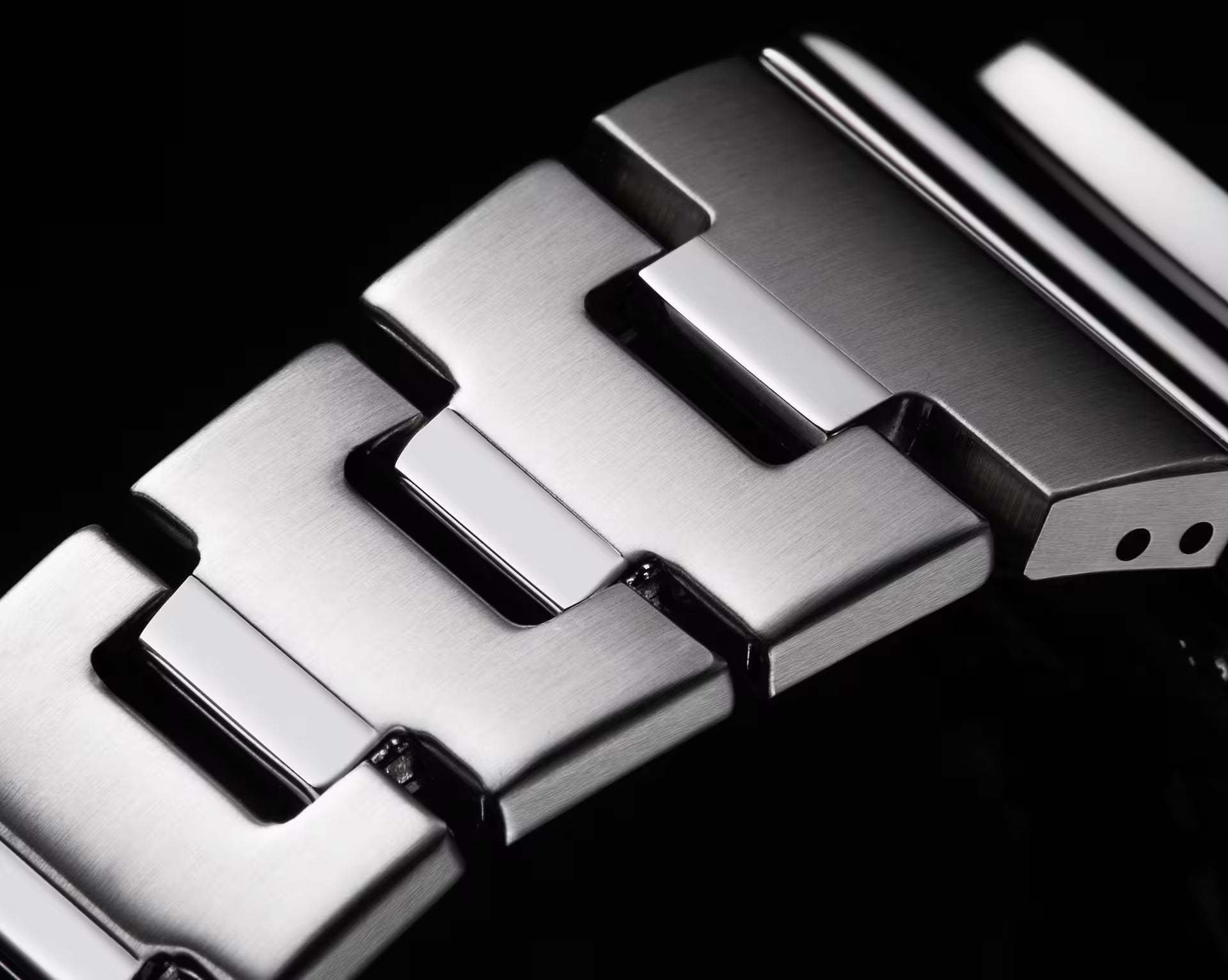 CASIO G-SHOCK G-STEEL 2100 Series GM-2110D-8A