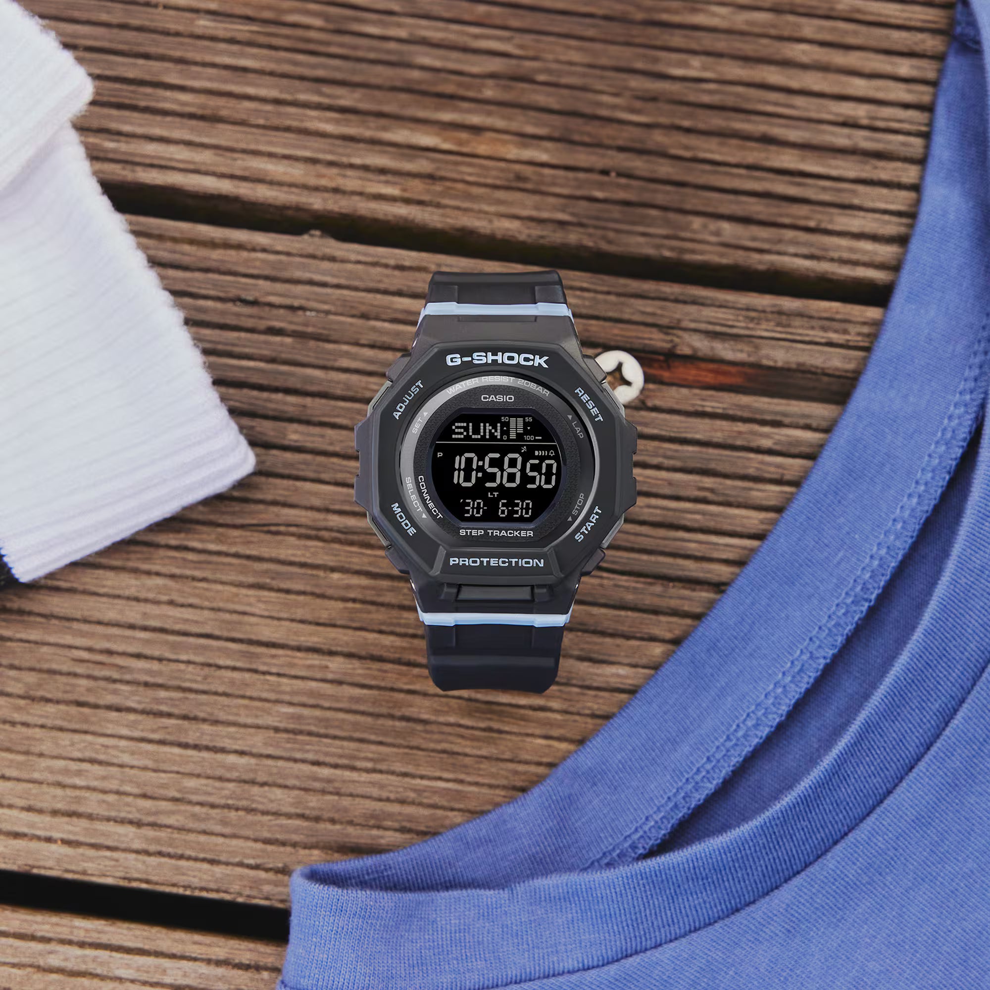 CASIO G-SHOCK G-SQUAD WOMEN GMD-B300-1