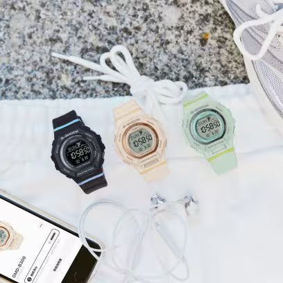 CASIO G-SHOCK G-SQUAD WOMEN GMD-B300-1