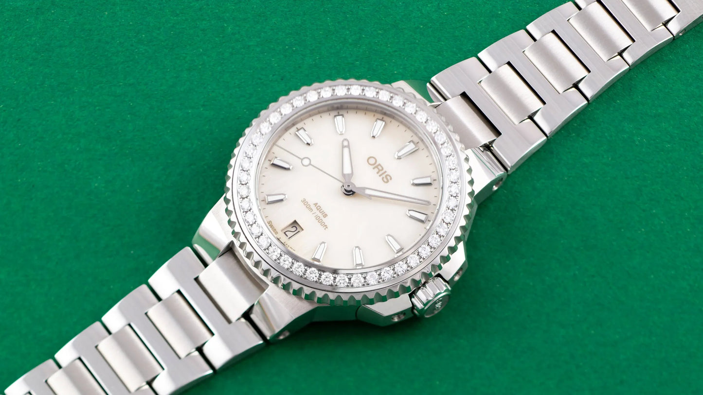 ORIS Aquis Date Diamonds  01 733 7792 4956-07 8 19 05P