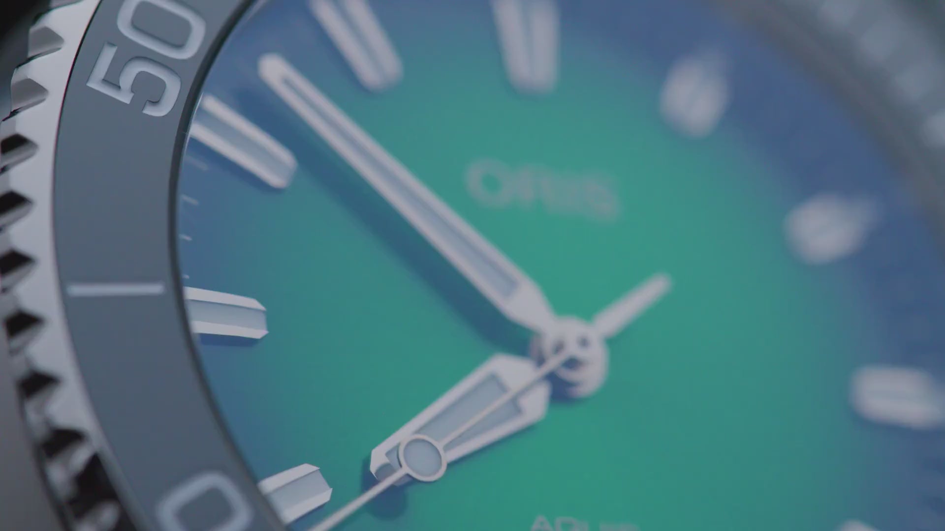 Oris Aquis Date Calibre 400 41.5 mm, green dial  01 400 7769 4157-07 8 22 09PEB