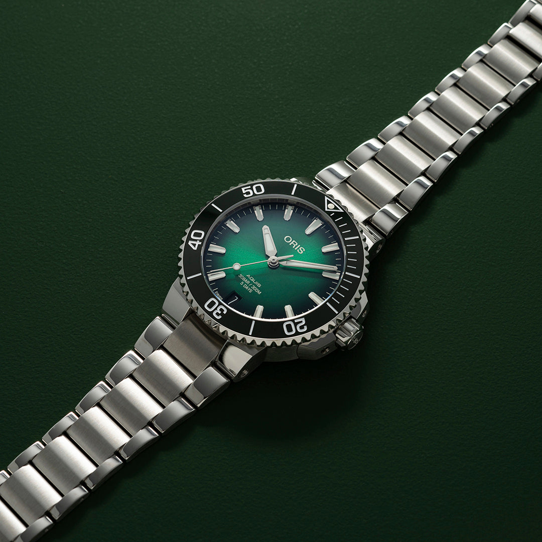 Oris Aquis Date Calibre 400 41.5 mm, green dial