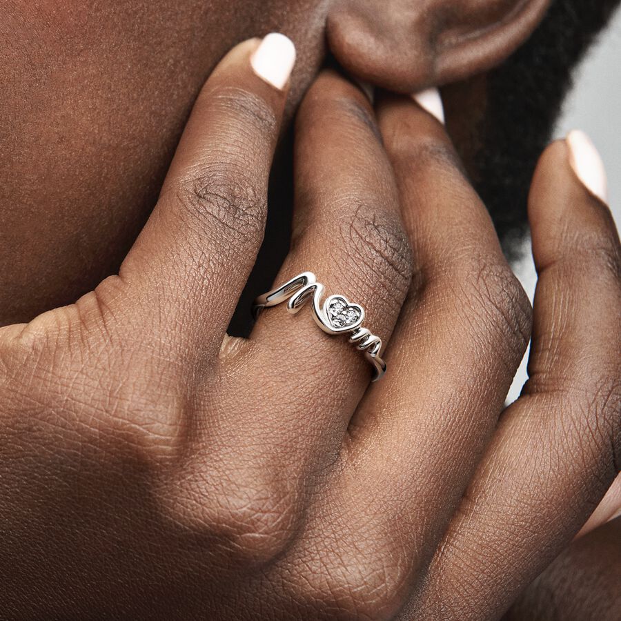 Mom Pav&eacute; Heart Ring