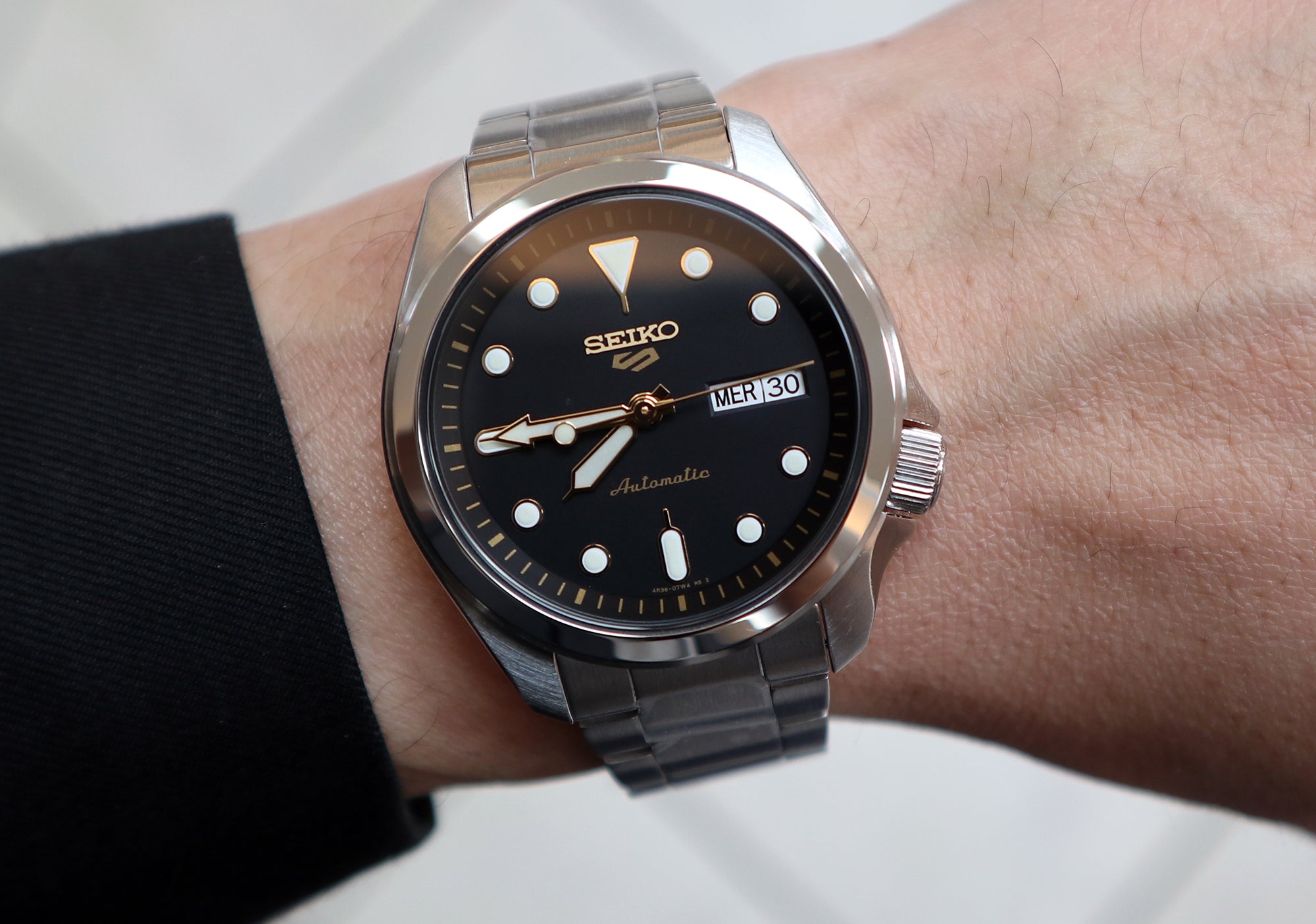 SEIKO 5 SPORTS AUTOMATIC WATCH IN BLACK SRPE57